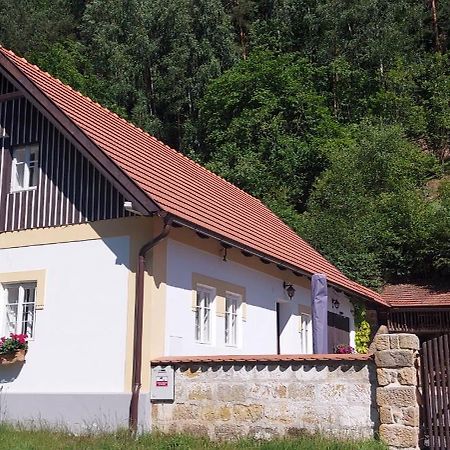 Hlucov Lesni Chalupa Кокоржин Экстерьер фото